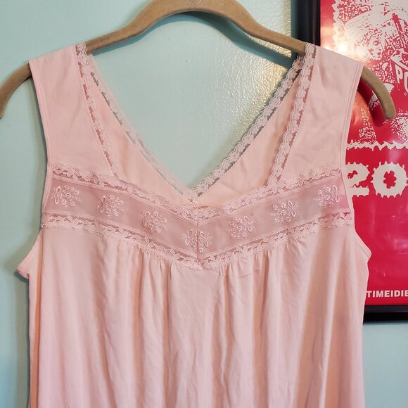 Vintage 80s Pastel Pink Lace Trim V Neck Knee Length Babydoll Night Gown - Picture 9 of 10